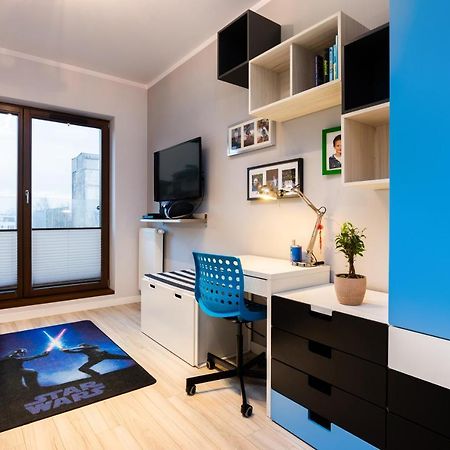 Elegant Business Accommodation With Parking - By Upstairs Cracóvia Exterior foto